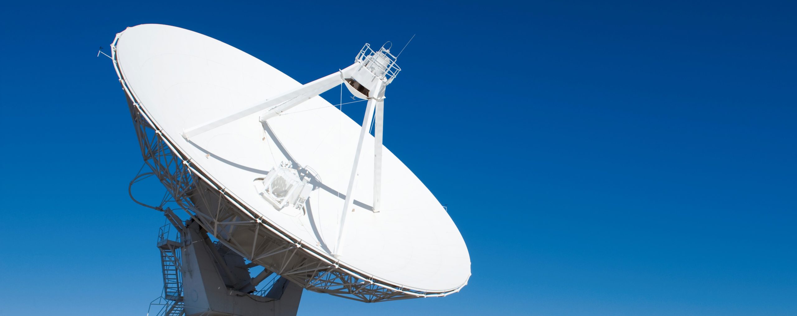 Radio telescope dish transmitting and receiving frequencies